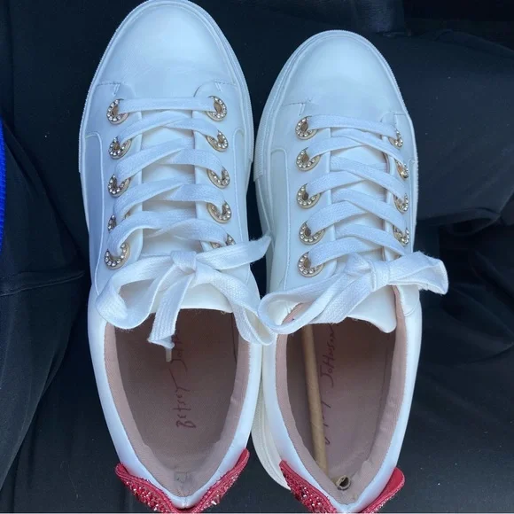 ✨Betsey Johnson Presley Sneakers ❤️✨ - Picture 3 of 5